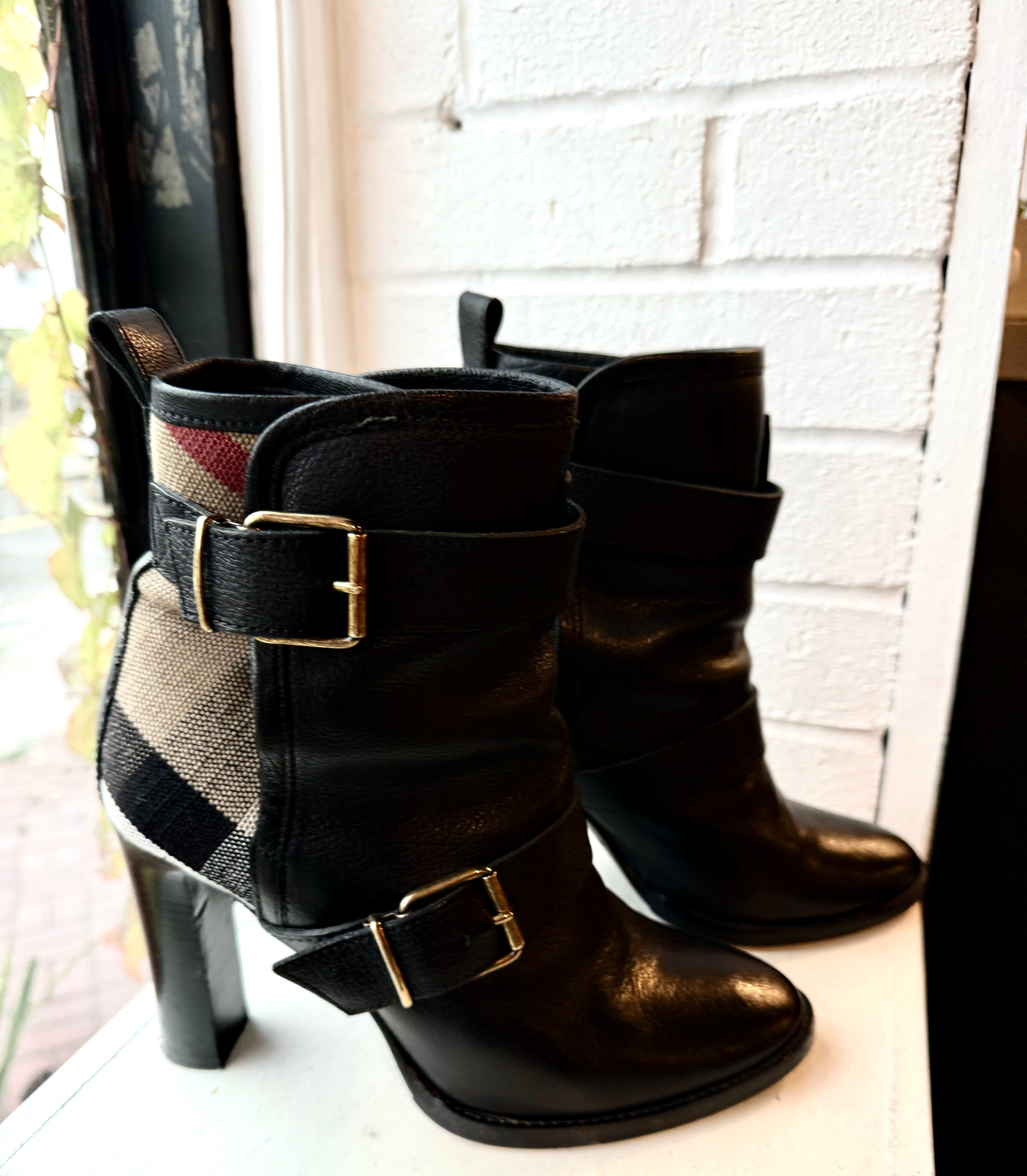 Burberry Black Leather Booties