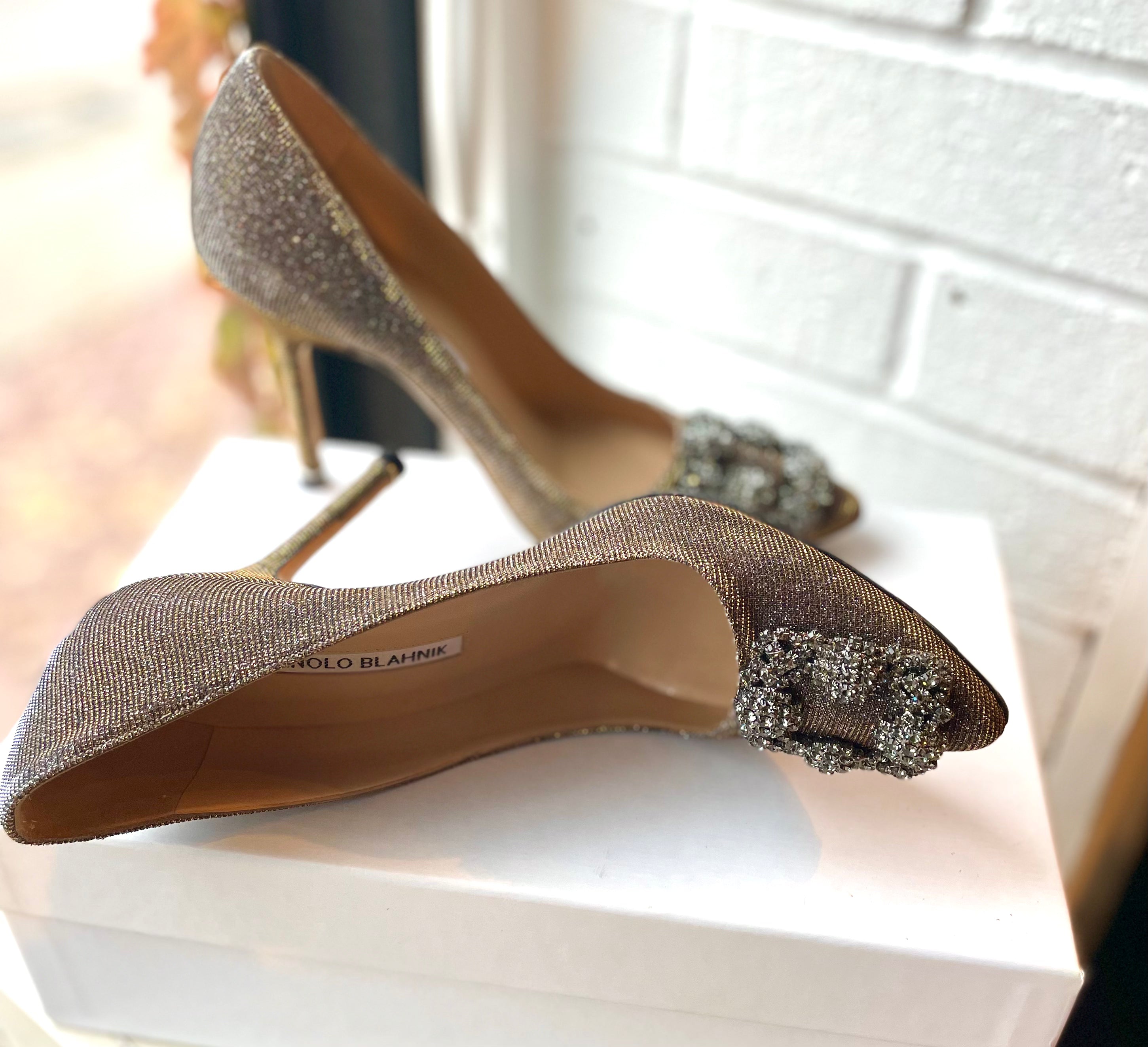 Manolo Blahnik Hangisi Dark Gold Glitter Pumps