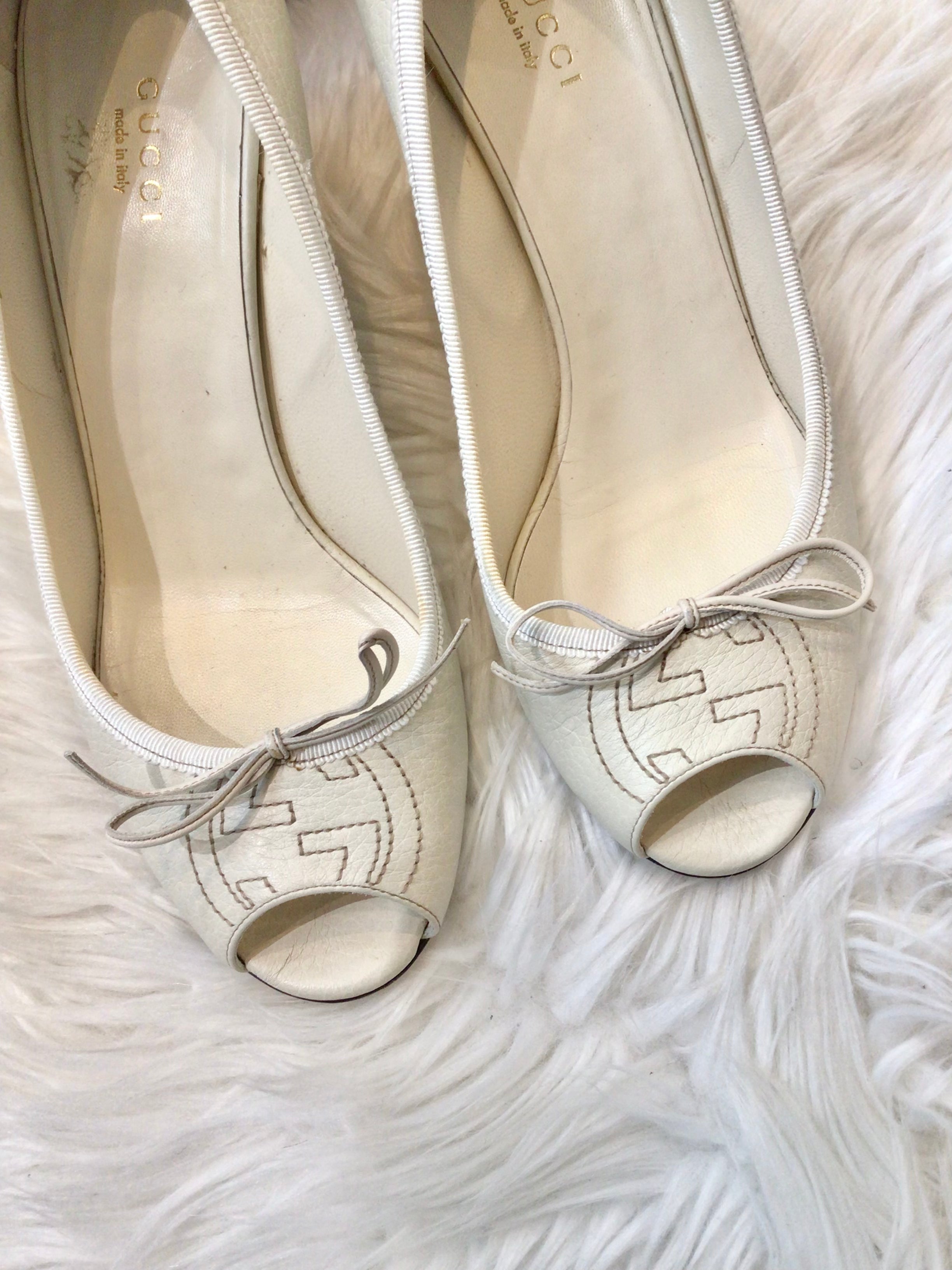 Gucci Cream Leather Pumps